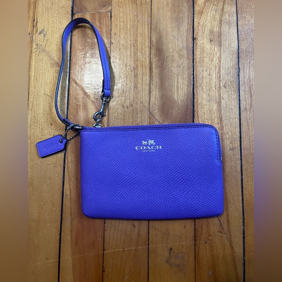 Coach Handbags - Coach Wristlet